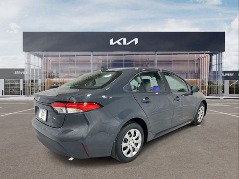 Used 2025 Toyota Corolla LE image 8