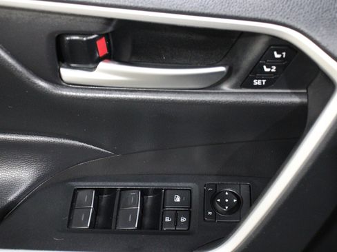 Used 2025 Toyota RAV4 XLE Premium w/ Weather Package FWD image 7