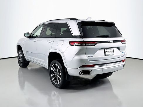 Used 2022 Jeep Grand Cherokee Overland w/ MOPAR Finishing Package image 9