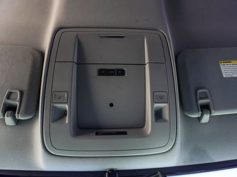 Used 2018 Chevrolet Silverado 1500 Custom w/ Custom Value Package RWD image 21