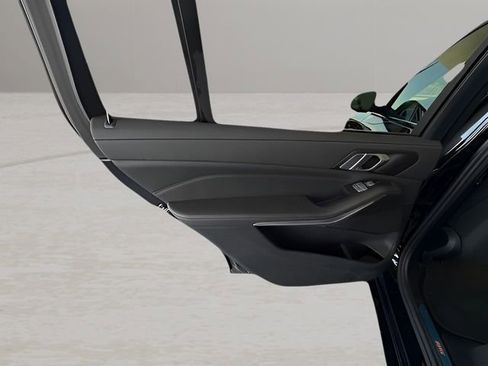 Used 2022 BMW X7 xDrive40i w/ Premium Package image 34