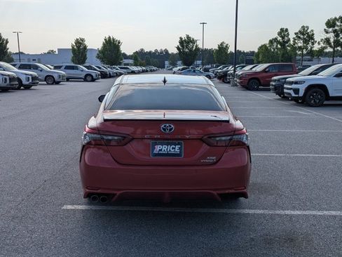 Used 2022 Toyota Camry XSE w/ Navigation Upgrade Package FWD image 6