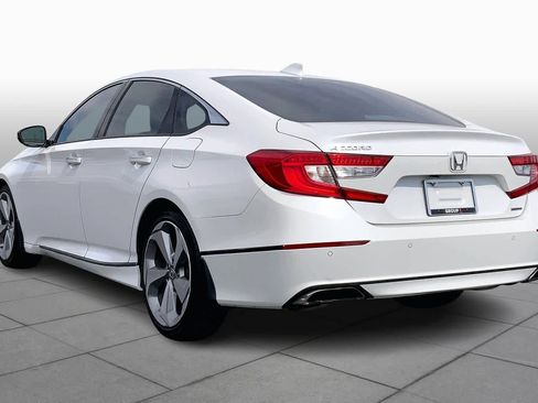 Used 2018 Honda Accord Touring image 12