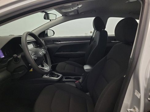 Used 2019 Hyundai Elantra SE w/ Cargo Package FWD image 17