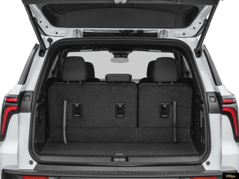 New 2026 Chevrolet Traverse LT w/ Driver Confidence Package image 9