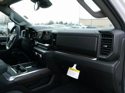 New 2026 GMC Sierra 3500 SLT w/ SLT Premium Package image 11