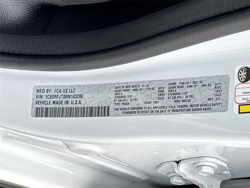 Used 2024 RAM 1500 Laramie AWD/4WD image 32