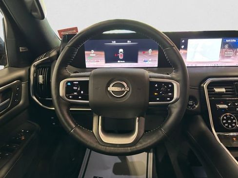 Used 2025 Nissan Armada SL AWD/4WD image 13