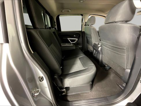 Used 2018 Nissan Titan SV w/ SV Convenience Package AWD/4WD image 26