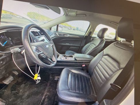 Used 2018 Ford Fusion SE w/ Equipment Group 602A image 6