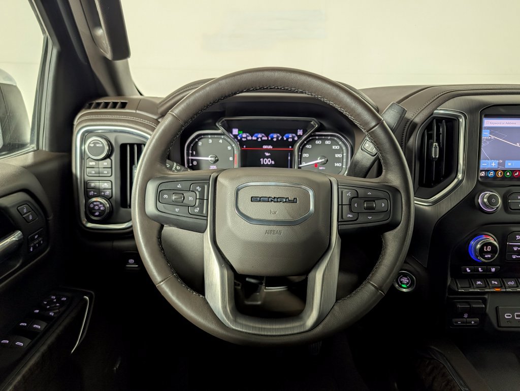 Used 2022 GMC Sierra 1500 Denali w/ Denali Premium Package AWD/4WD image 17