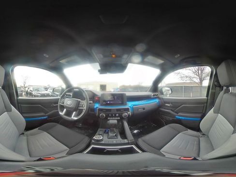 Used 2025 Toyota Tacoma SR image 41