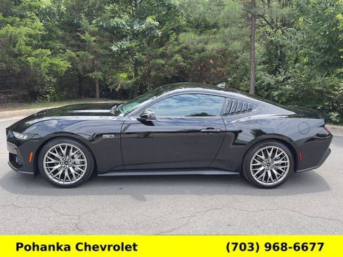 Used 2025 Ford Mustang GT Premium RWD image 4