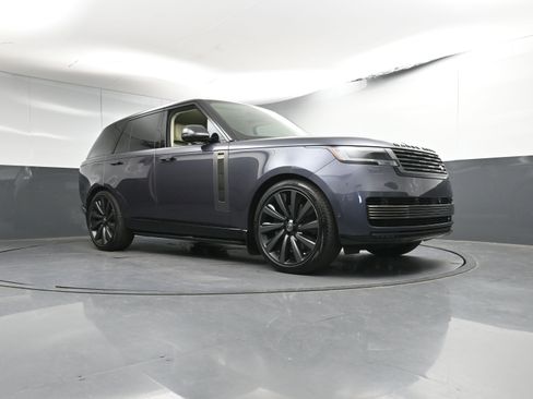 Used 2024 Land Rover Range Rover SV image 32