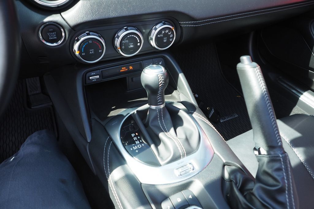 Used 2024 MAZDA MX-5 Miata RF Grand Touring w/ Weather Package RWD image 21