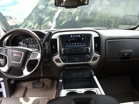 Used 2018 GMC Sierra 1500 SLT AWD/4WD image 18