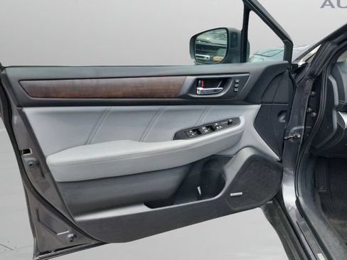 Used 2019 Subaru Outback 2.5i Limited AWD/4WD image 14