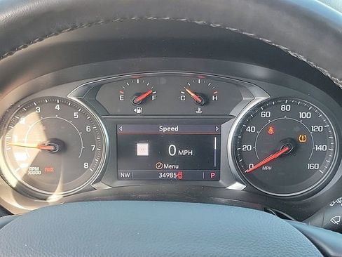 Used 2023 GMC Terrain SLT w/ Infotainment Package II image 9