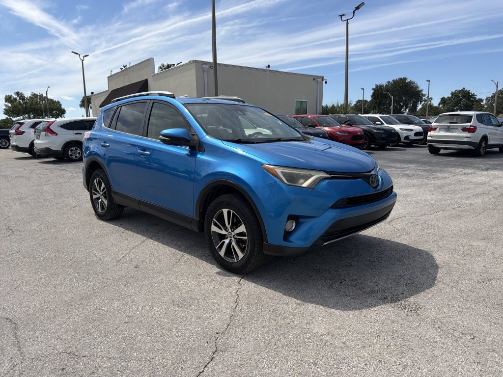Used 2018 Toyota RAV4 XLE FWD image 2