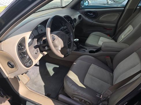 Used 2005 Pontiac Bonneville GXP FWD image 4