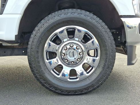 Used 2024 Ford F250 Lariat w/ Chrome Package image 8
