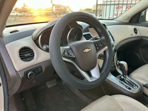 Used 2013 Chevrolet Cruze LT image 11