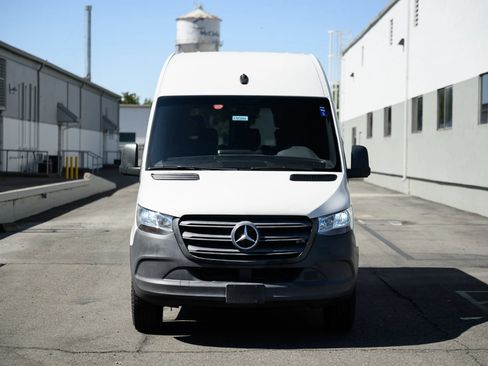 Used 2021 Mercedes-Benz Sprinter 2500 image 13