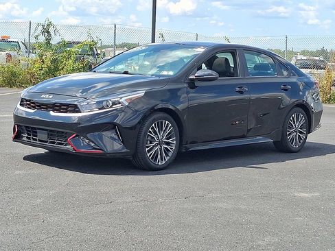 Used 2023 Kia Forte GT-Line w/ GT-Line Premium Package FWD image 3