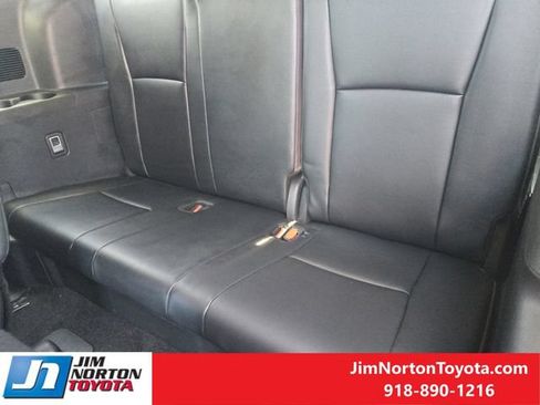Used 2026 Toyota Highlander XLE AWD/4WD image 32