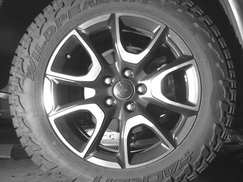 Used 2025 Jeep Compass Trailhawk AWD/4WD image 15
