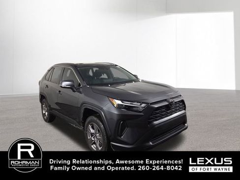 Used 2023 Toyota RAV4 XLE w/ Convenience Package image 4