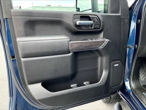 Used 2022 Chevrolet Silverado 2500 LTZ w/ LTZ Convenience Package II AWD/4WD image 9