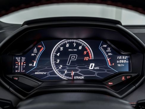 Used 2023 Lamborghini Huracan EVO RWD image 15