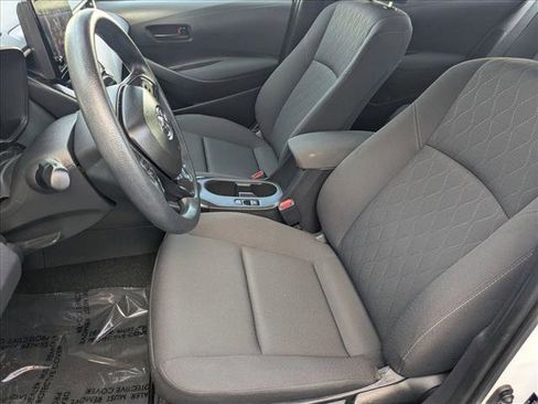 Used 2025 Toyota Corolla LE image 14