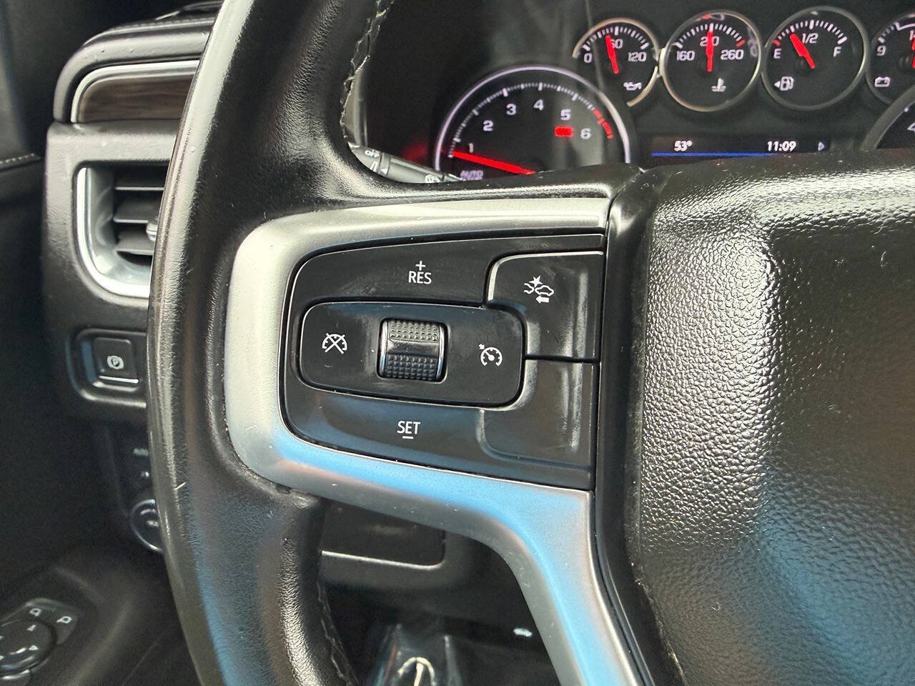 Used 2023 Chevrolet Suburban LS AWD/4WD image 31