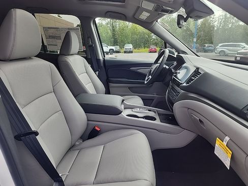 New 2025 Honda Ridgeline RTL image 12