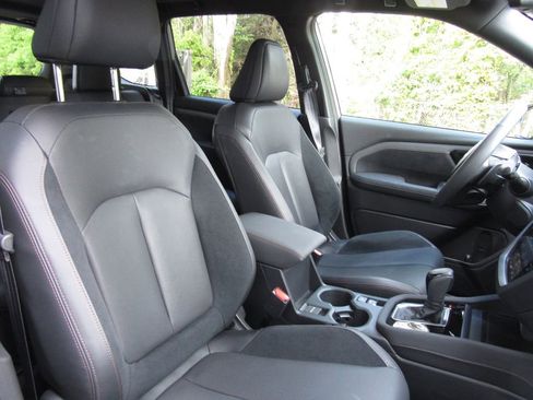 Used 2025 Subaru Forester Touring AWD/4WD image 19