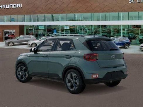 Used 2026 Hyundai Venue SEL FWD image 5