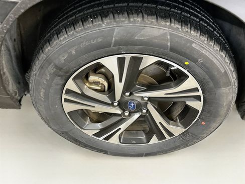 Used 2024 Subaru Crosstrek 2.0i Premium image 11