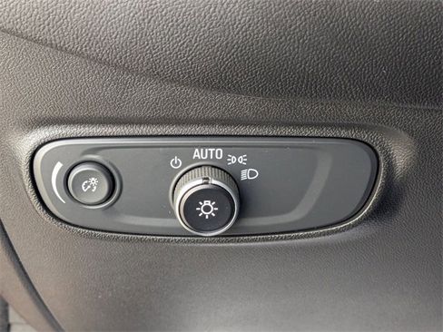 Used 2021 Chevrolet Equinox LT image 16