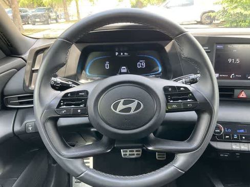 Used 2025 Hyundai Elantra Sport FWD image 19
