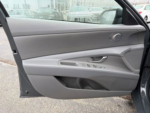 New 2026 Hyundai Elantra SE image 10