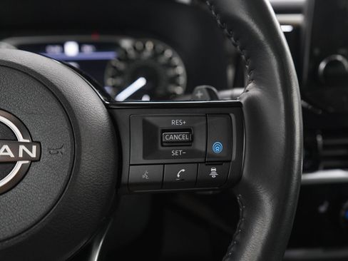 Used 2023 Nissan Pathfinder SL AWD/4WD image 28