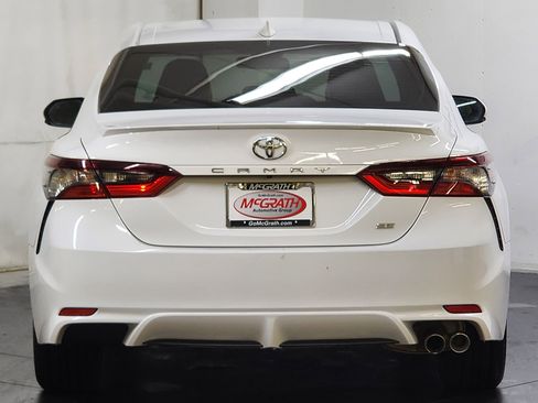 Used 2022 Toyota Camry SE w/ Carpet Mat Package (TMS) image 6