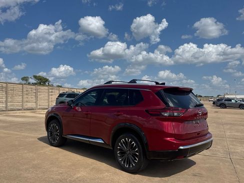 Certified 2026 Nissan Rogue Platinum AWD/4WD image 15