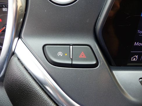 Used 2021 Chevrolet Blazer LT FWD image 29