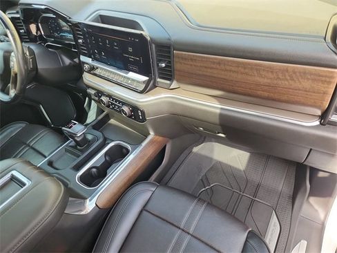 Used 2022 Chevrolet Silverado 1500 High Country w/ High Country Premium Package image 29