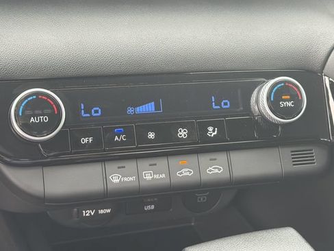 New 2026 Hyundai Elantra Hybrid FWD image 32