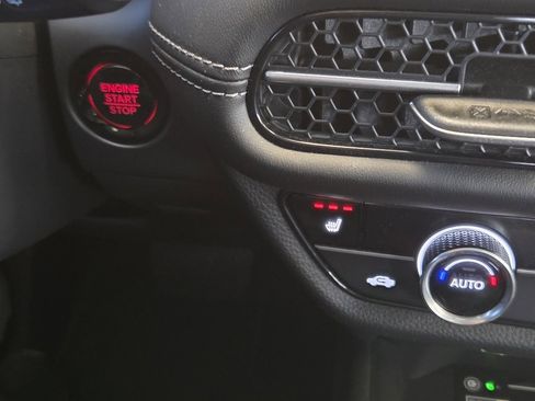 Used 2023 Honda HR-V EX-L image 36