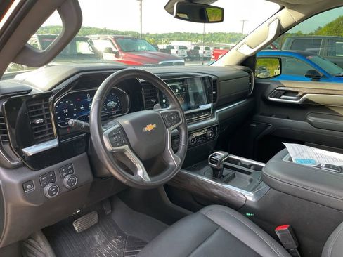 Used 2022 Chevrolet Silverado 1500 LTZ AWD/4WD image 6